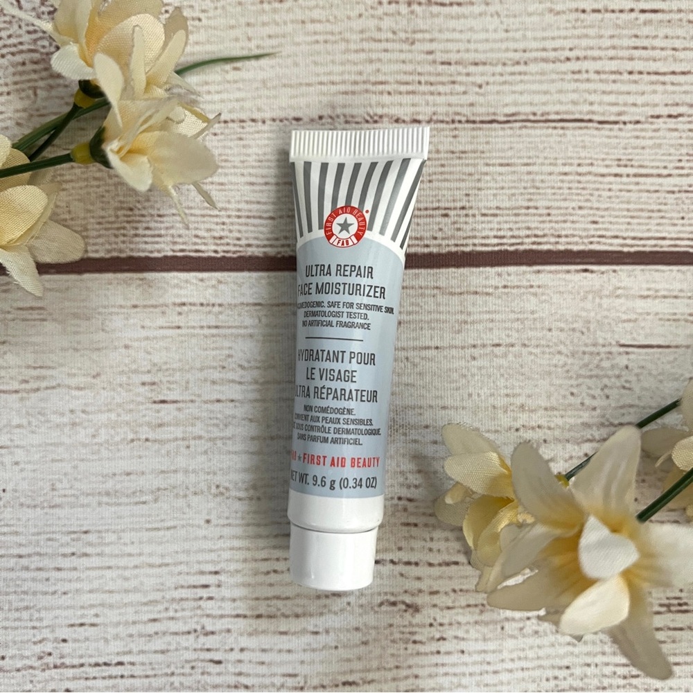 First Aid Beauty Ultra Repair Face Moisturizer